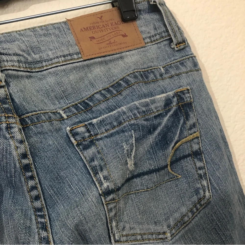 AMERICAN EAGLE Womens 6 Short Jeans Light Wash Low Rise Flare - Picture 10 of 14